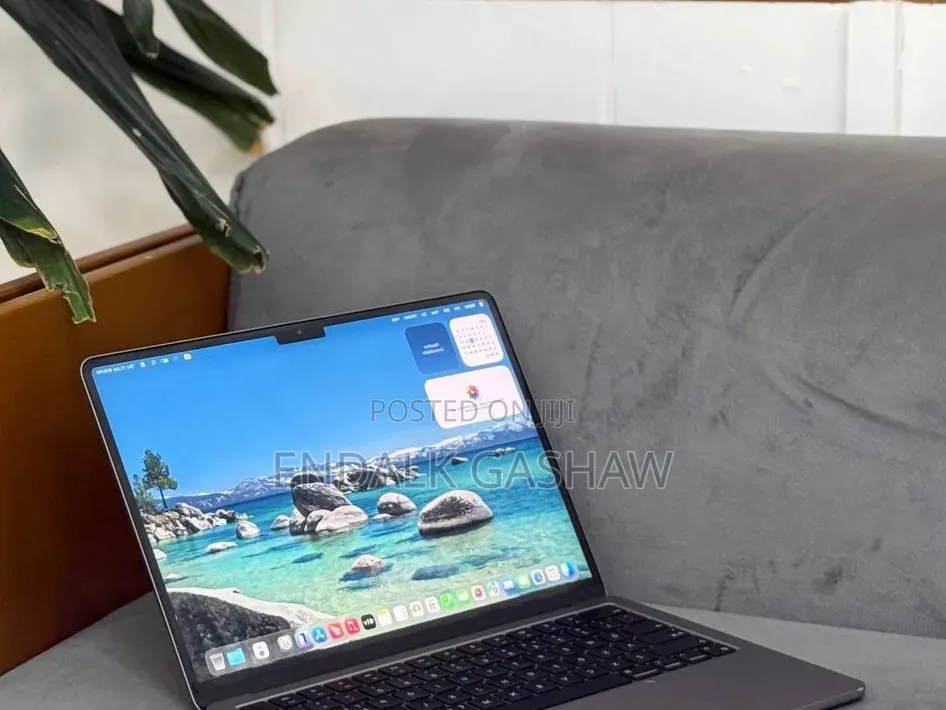 New Laptop Apple MacBook Air 2022 M2 8GB Apple M2 SSD 256GB