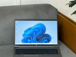 New Laptop HP ZBook Firefly G8 16GB Intel Core i7 SSD 512GB