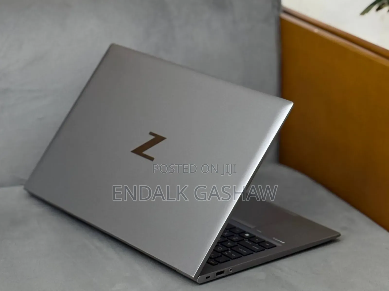 New Laptop HP ZBook Firefly G8 16GB Intel Core i7 SSD 512GB