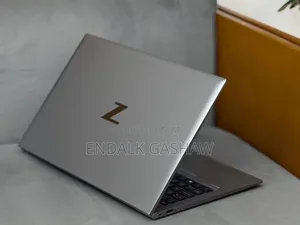 New Laptop HP ZBook Firefly G8 16GB Intel Core i7 SSD 512GB