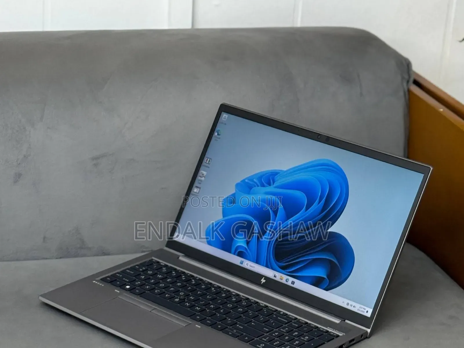 New Laptop HP ZBook Firefly G8 16GB Intel Core i7 SSD 512GB