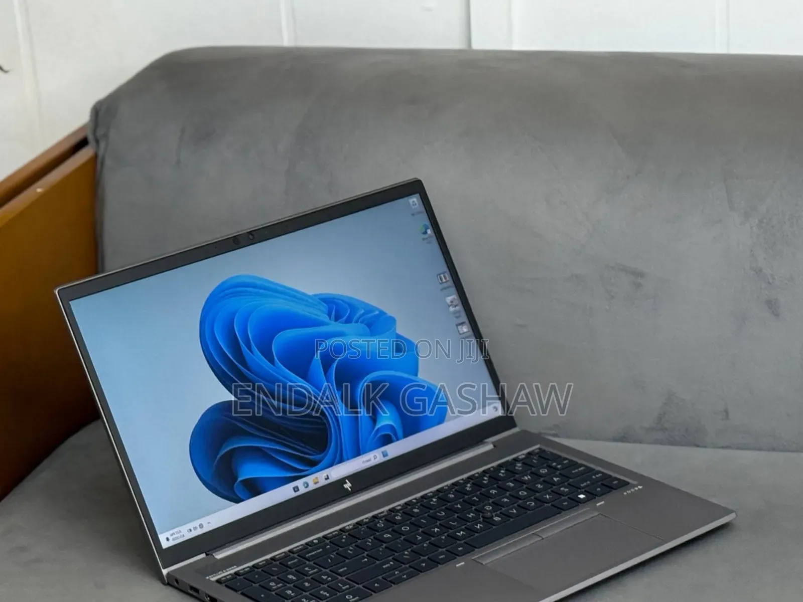 New Laptop HP ZBook Firefly G8 16GB Intel Core i7 SSD 512GB