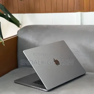 New Laptop Apple MacBook Pro 2020 M1 32GB Apple M1 SSD 512GB