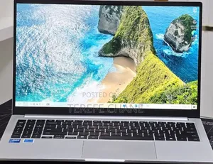 New Laptop Samsung Galaxy Book4 16GB Intel Core 7 SSD 512GB