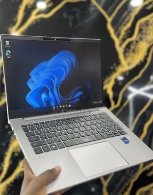 New Laptop HP ZBook Firefly 14 G10 16GB Intel Core i7 SSD 512GB