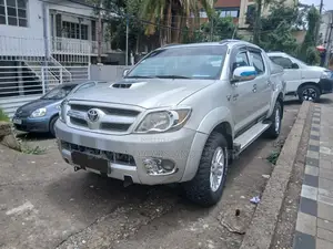 Toyota Hilux 2008 Gray
