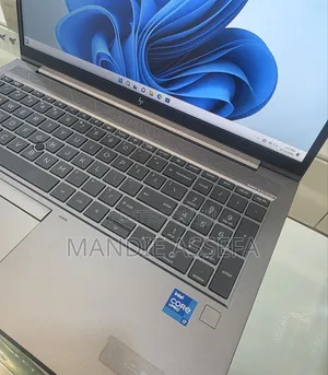 New Laptop HP ZBook Firefly G8 16GB Intel Core i7 SSD 512GB