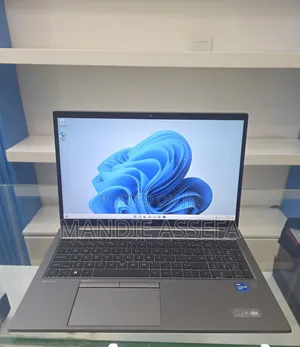 New Laptop HP ZBook Firefly G8 16GB Intel Core i7 SSD 512GB