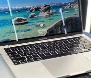 New Laptop Apple MacBook Pro 2022 M2 8GB Apple M2 SSD 512GB