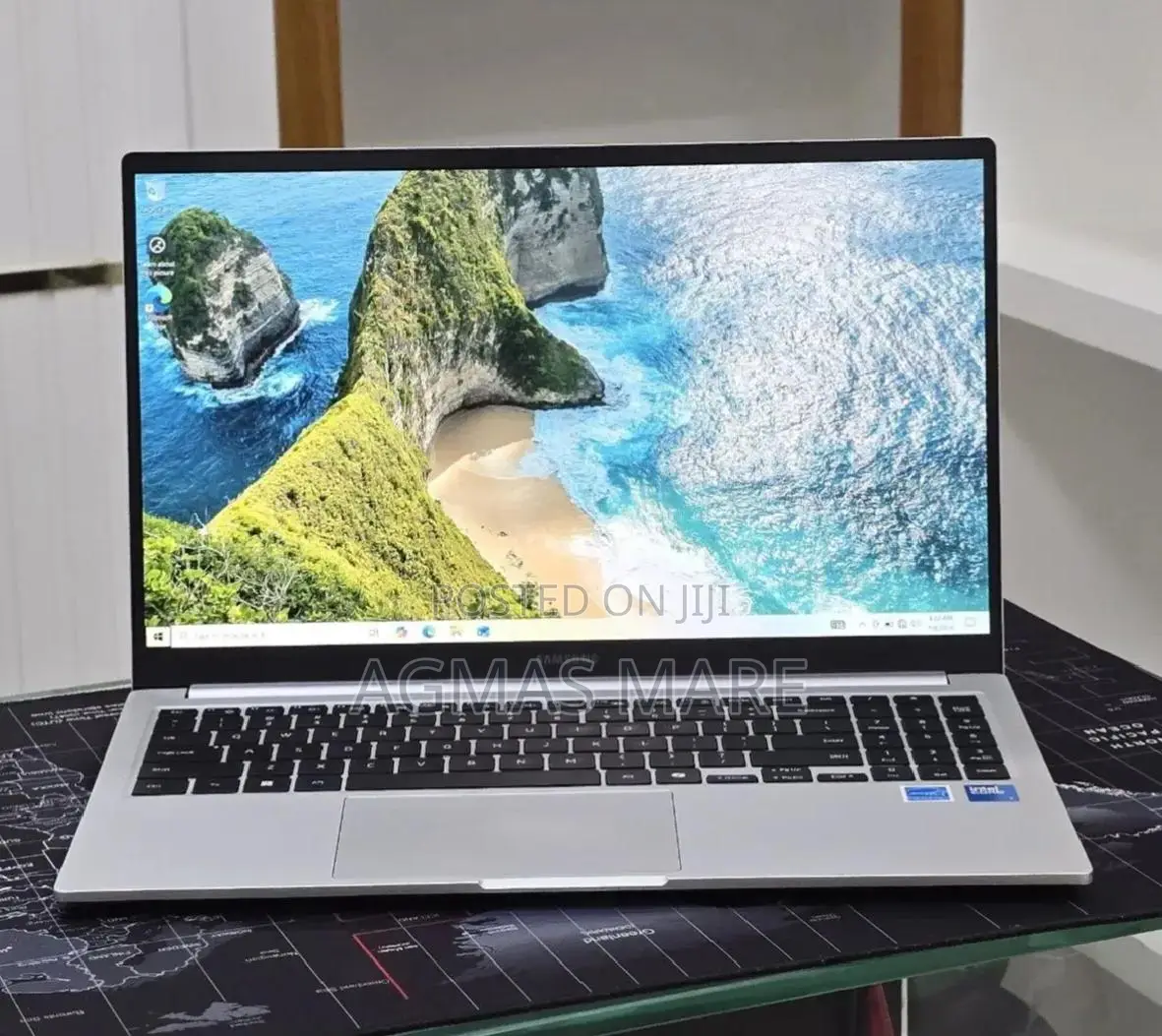 New Laptop Samsung Galaxy Book4 16GB Intel Core 7 SSD 512GB