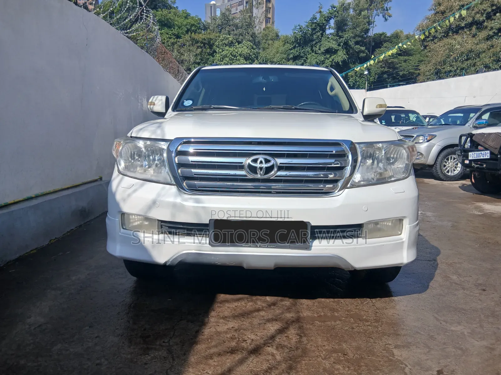 Toyota Land Cruiser 2010 White