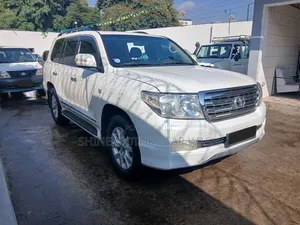 Toyota Land Cruiser 2010 White