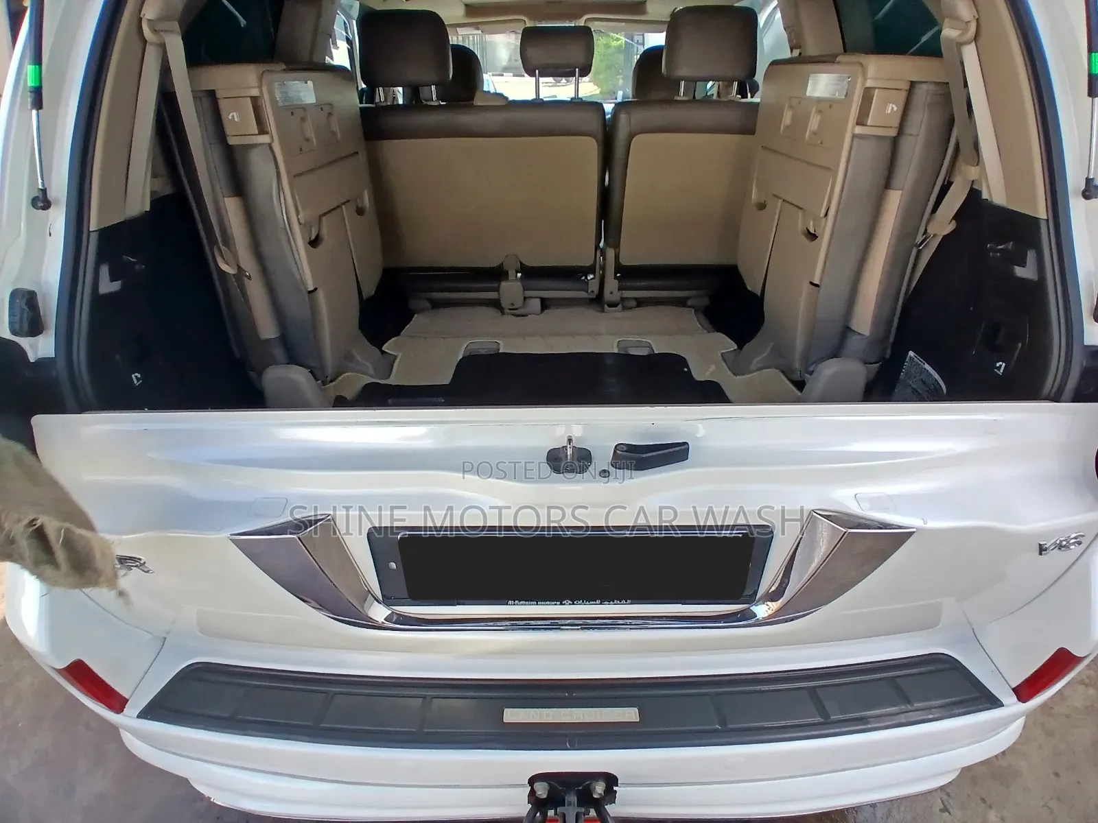 Toyota Land Cruiser 2010 White