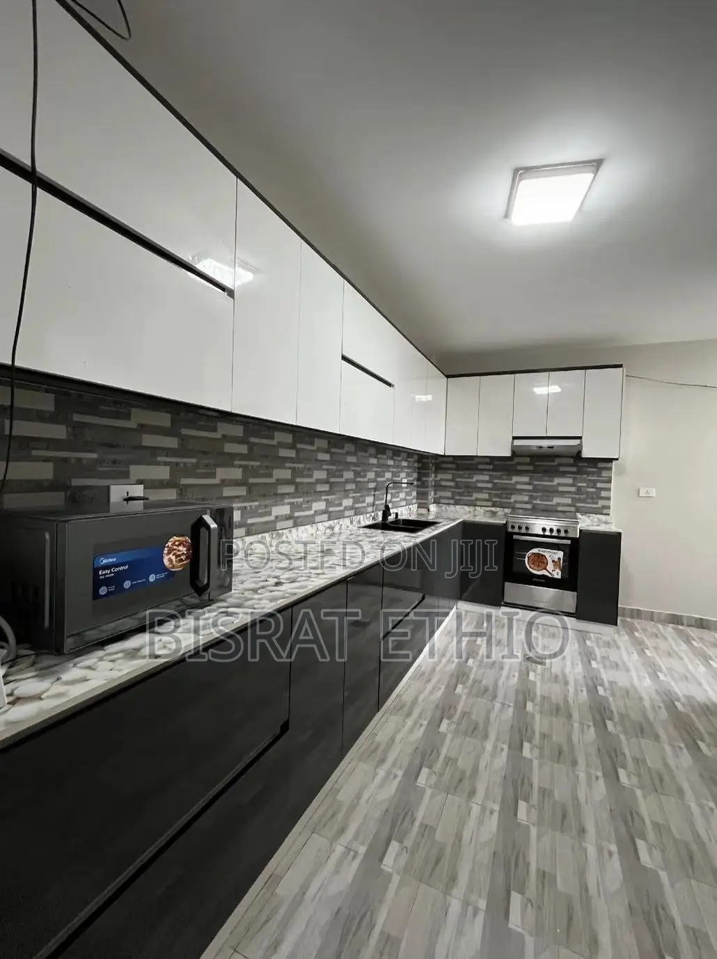 3bdrm Apartment in Sarbet, Nifas Silk-Lafto for sale