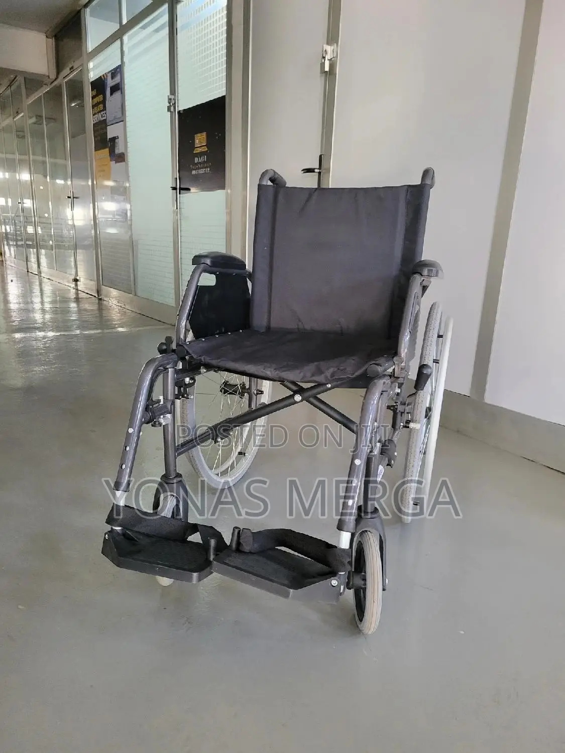 European Wheelchair峪宙armrests, Large Rear Wheels With Grey Tires