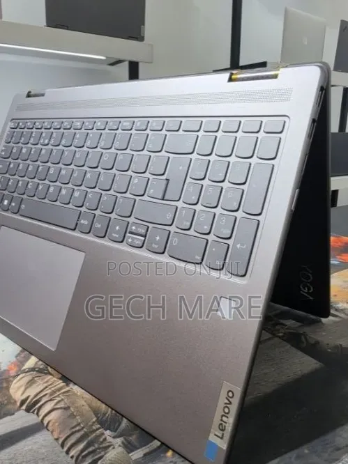 New Laptop Lenovo Yoga 330 16GB AMD Ryzen 7 SSD 512GB