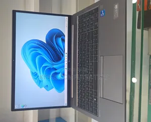 New Laptop HP ZBook Firefly 15 G7 16GB Intel Core i7 SSD 512GB