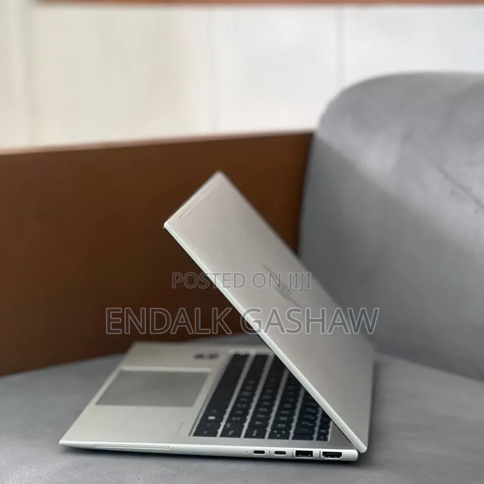 New Laptop HP EliteBook 840 G10 16GB Intel Core i7 SSD 512GB