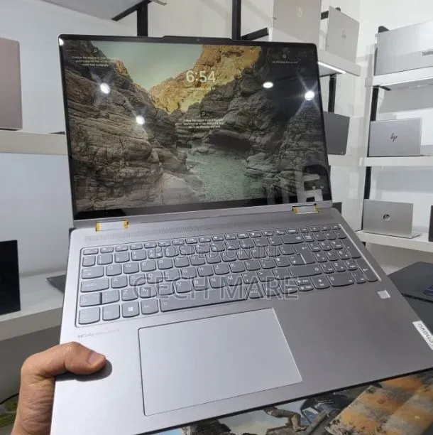 New Laptop Lenovo Yoga 330 16GB AMD Ryzen 7 SSD 512GB