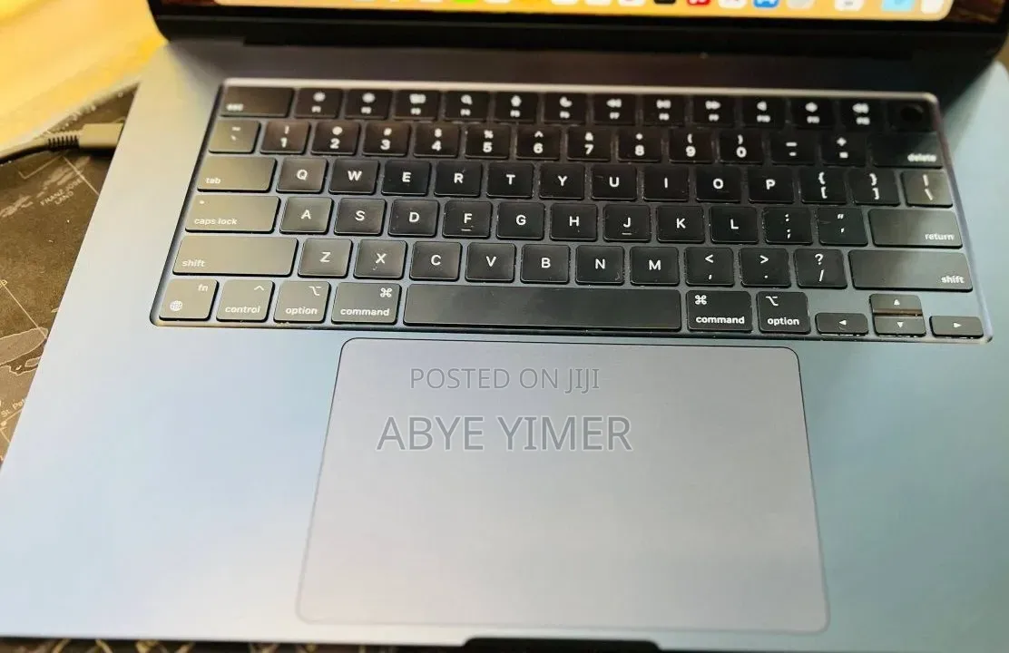 New Laptop Apple MacBook Air 2024 M3 8GB Apple M3 SSD 256GB