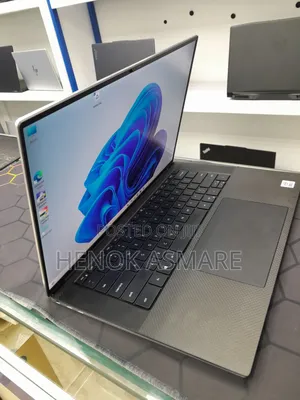 New Laptop Dell XPS 15 16GB Intel Core i7 SSD 512GB