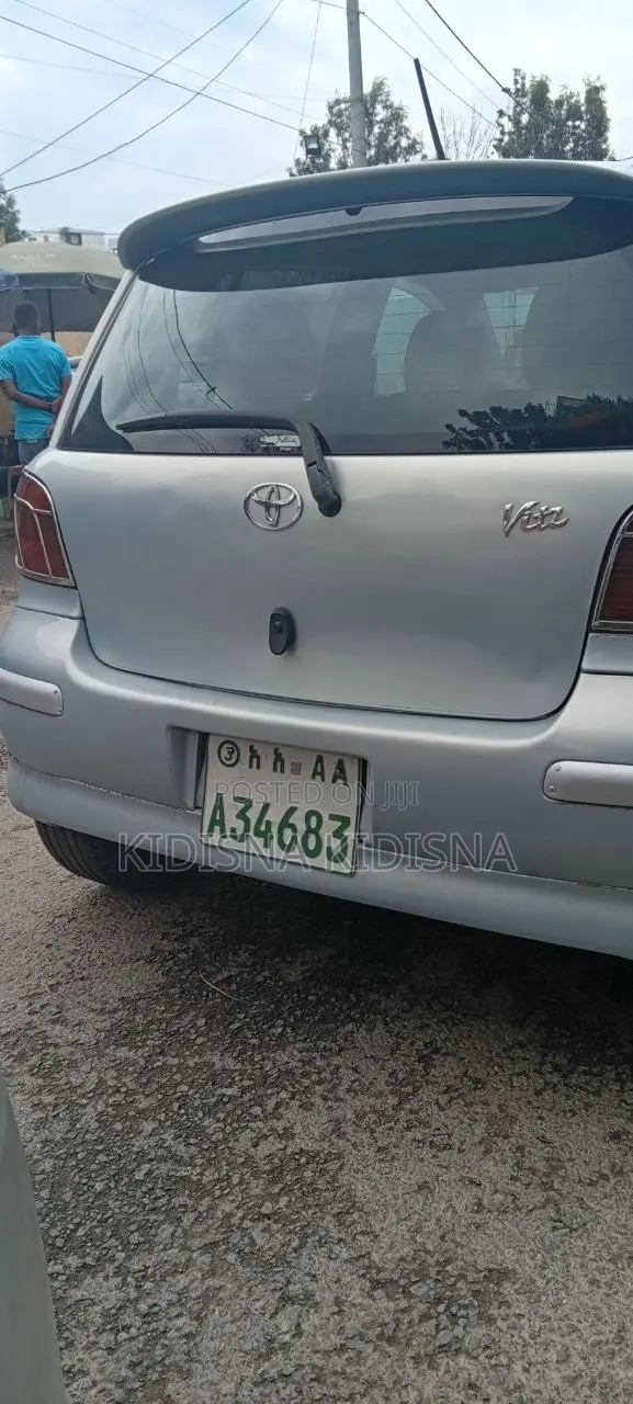 Toyota Vitz 2004 Blue