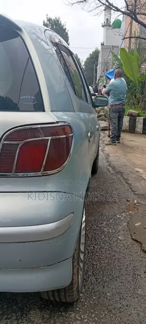 Toyota Vitz 2004 Blue