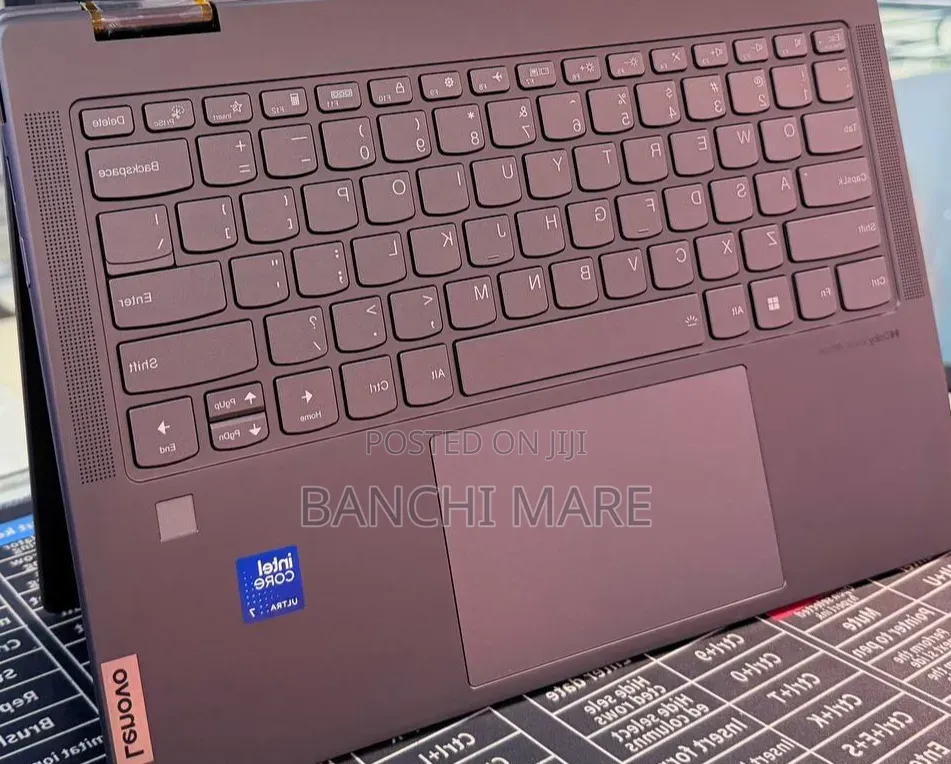 New Laptop Lenovo Yoga 7i 16GB Intel Core Ultra 7 SSD 512GB