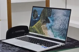 New Laptop Samsung Galaxy Book4 16GB Intel Core Ultra 7 SSD 512GB