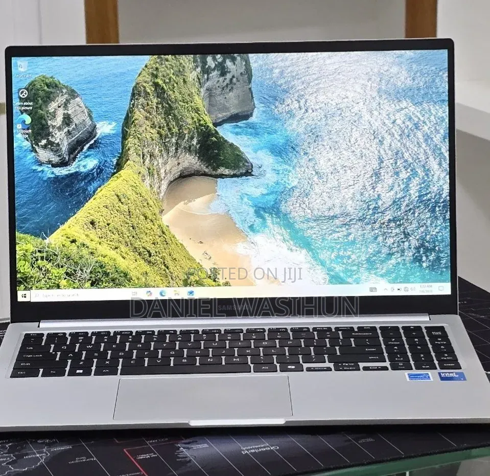 New Laptop Samsung Galaxy Book4 16GB Intel Core Ultra 7 SSD 512GB