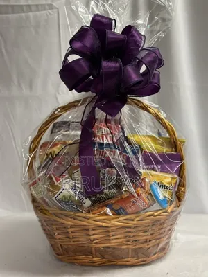 Gift Basket With Without Decorations