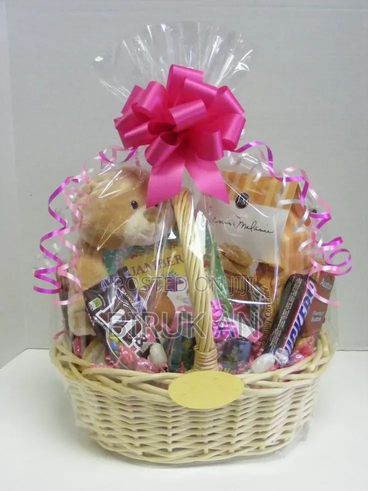 Gift Basket With Without Decorations