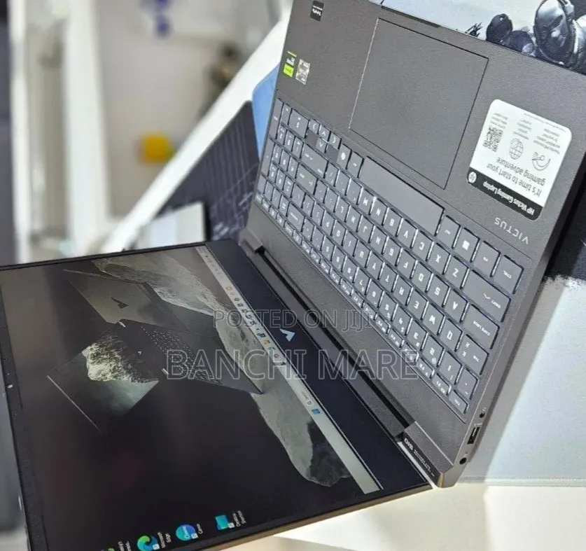 New Laptop HP Victus 15 16GB AMD Ryzen 7 SSD 512GB