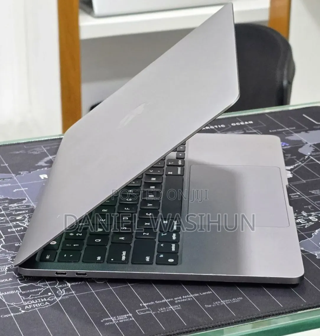 New Laptop Apple MacBook Pro 2022 M2 16GB Apple M2 SSD 512GB
