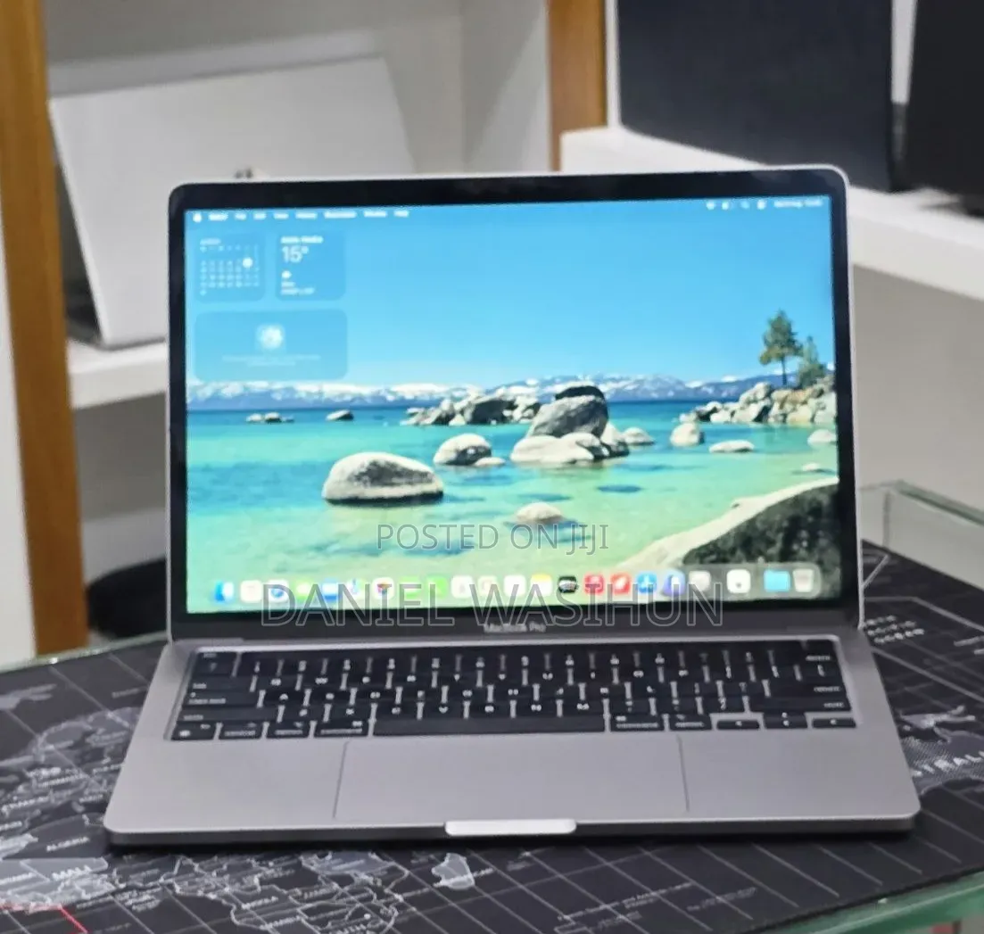 New Laptop Apple MacBook Pro 2022 M2 16GB Apple M2 SSD 512GB