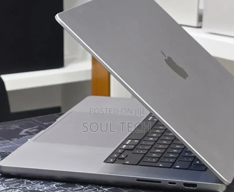 New Laptop Apple MacBook Pro 2021 M1 32GB Apple M2 SSD 512GB