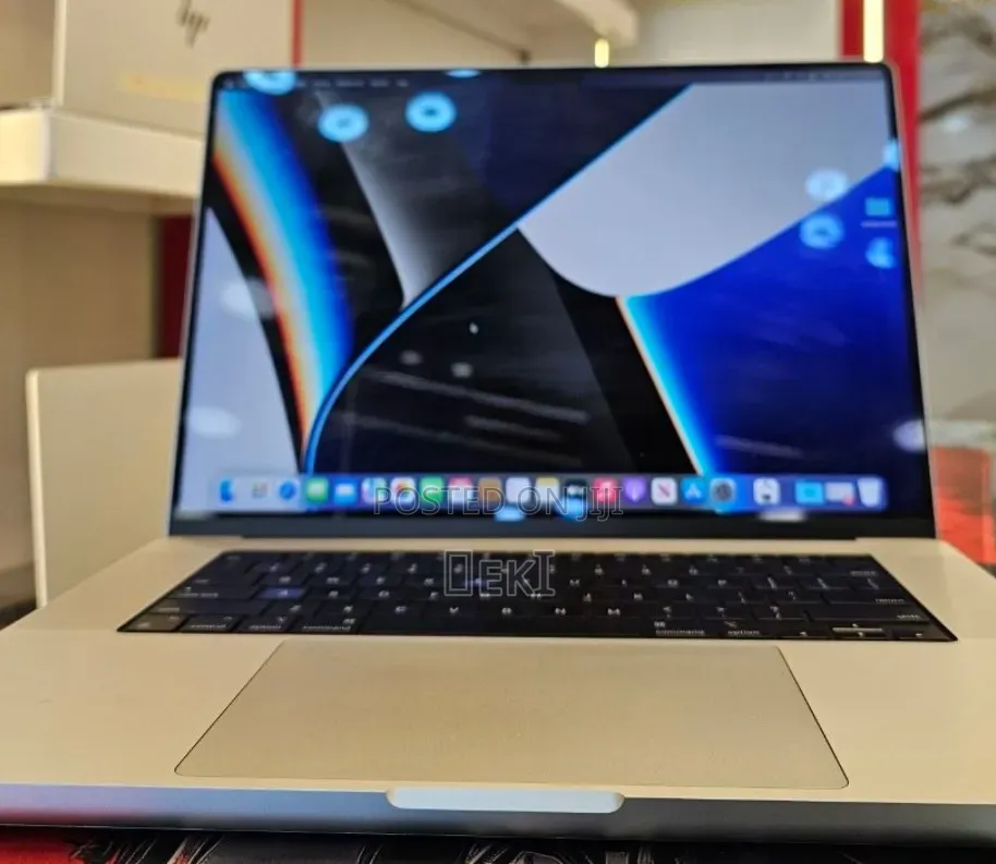 New Laptop Apple MacBook Pro 2021 M1 16GB Apple M1 SSD 512GB