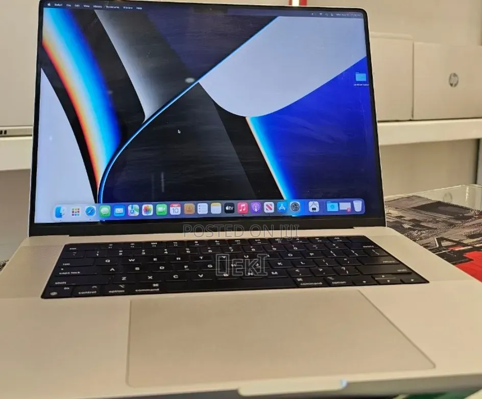 New Laptop Apple MacBook Pro 2021 M1 16GB Apple M1 SSD 512GB