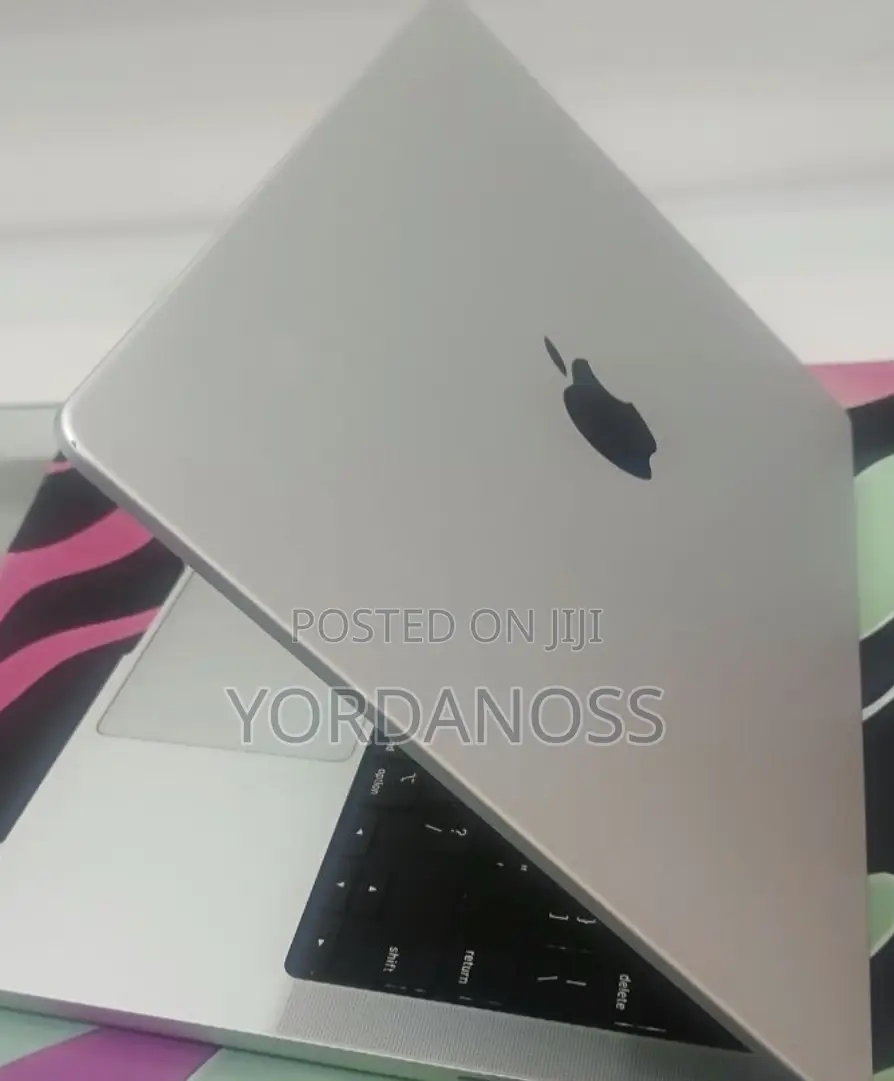 New Laptop Apple MacBook Pro 2021 M1 16GB Apple M1 Pro SSD 512GB