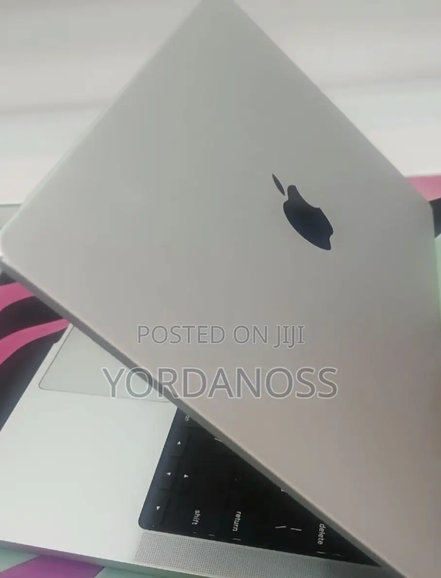 New Laptop Apple MacBook Pro 2021 M1 16GB Apple M1 Pro SSD 512GB