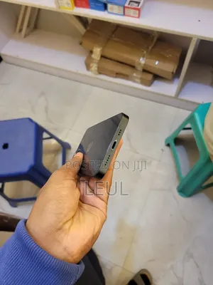 New Apple iPhone 13 128 GB Black