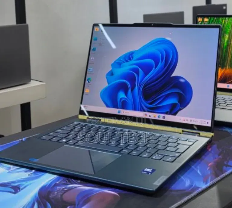 New Laptop Lenovo Yoga 7i 16GB Intel Core Ultra 7 SSD 512GB