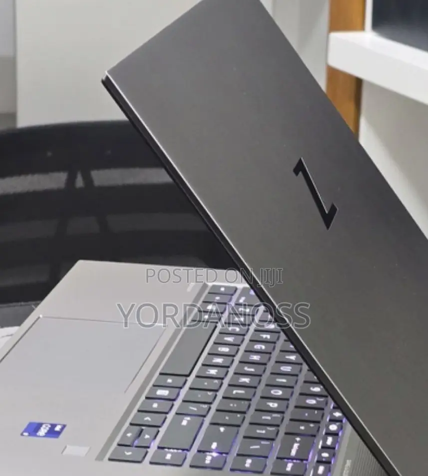 New Laptop HP ZBook 14 G2 32GB Intel Core i9 SSD 512GB