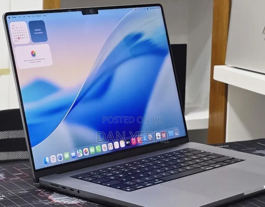 New Laptop Apple MacBook Pro 2021 M1 32GB Apple M1 Max SSD 512GB