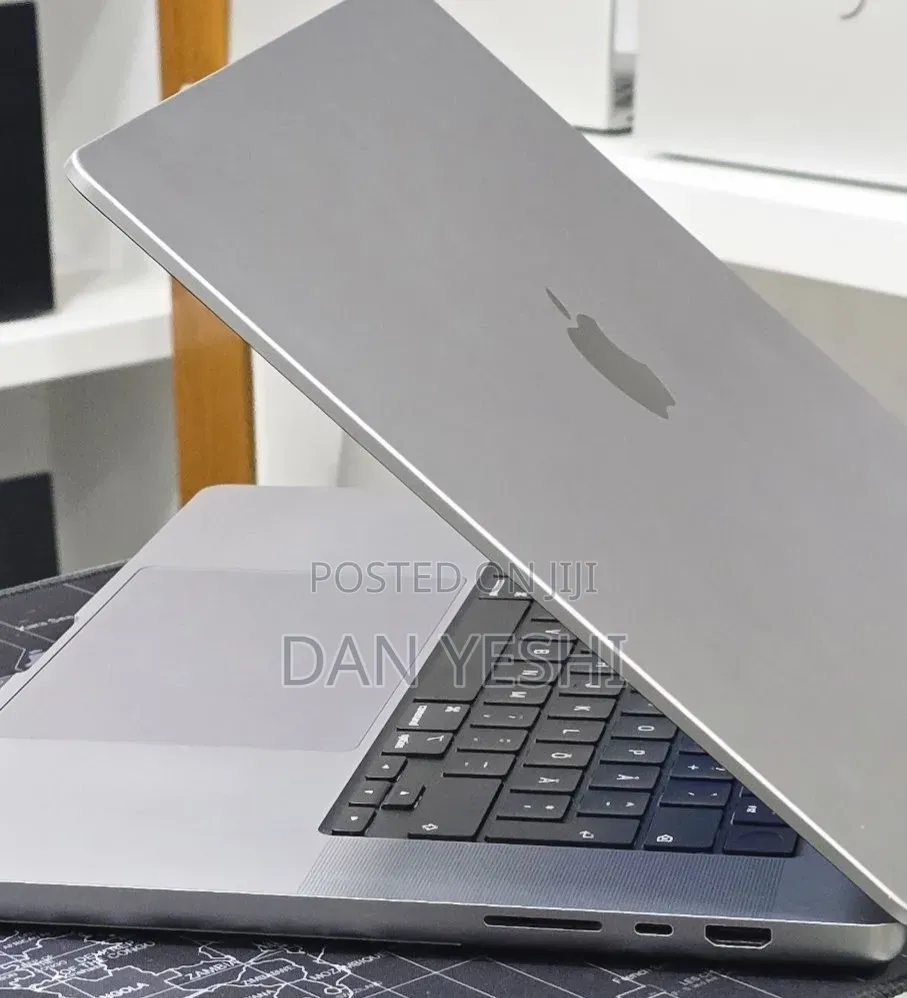New Laptop Apple MacBook Pro 2021 M1 32GB Apple M1 Max SSD 512GB