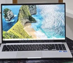 New Laptop Samsung Galaxy Book4 16GB Intel Core 7 SSD 512GB