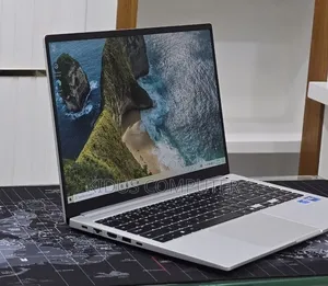 New Laptop Samsung Galaxy Book4 16GB Intel Core 7 SSD 512GB