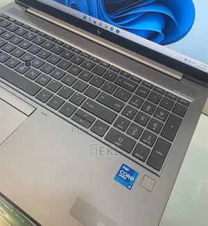 New Laptop HP ZBook Firefly G8 16GB Intel Core i7 SSD 512GB