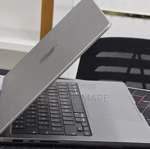 New Laptop Apple MacBook Pro 2021 M1 32GB Apple M1 Pro SSD 512GB