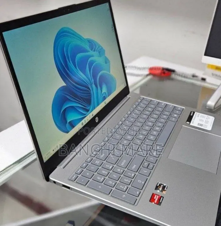 New Laptop HP Stream Notebook 16GB AMD Ryzen 5 SSD 256GB